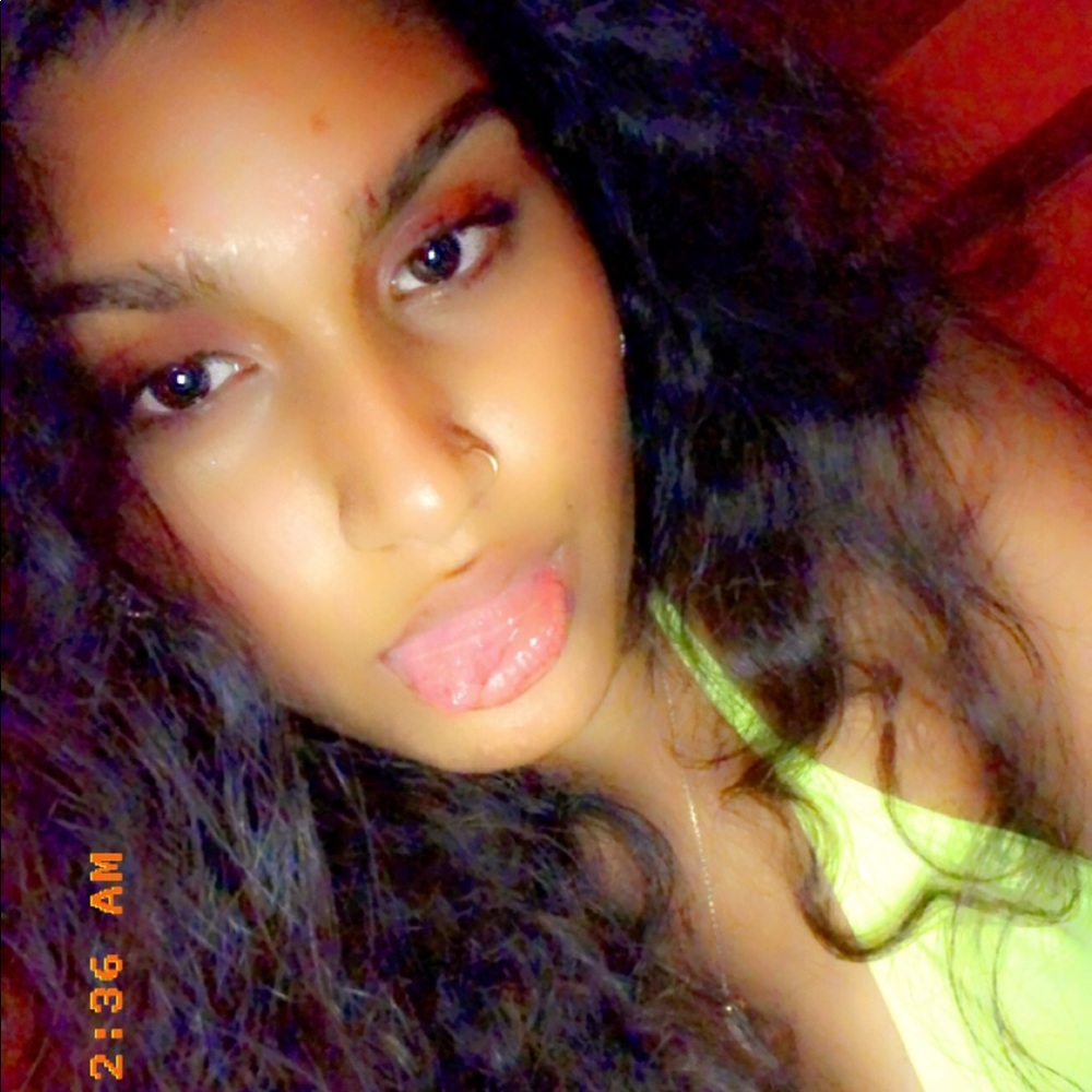 Meet your Posher, Eshaa